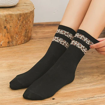 Длинные носки, Эластичные хлопковые носки Унисекс в стиле ретро, дышащие носки средней длины для женщин, Чулки средней длины с леопардовым принтом для женщин